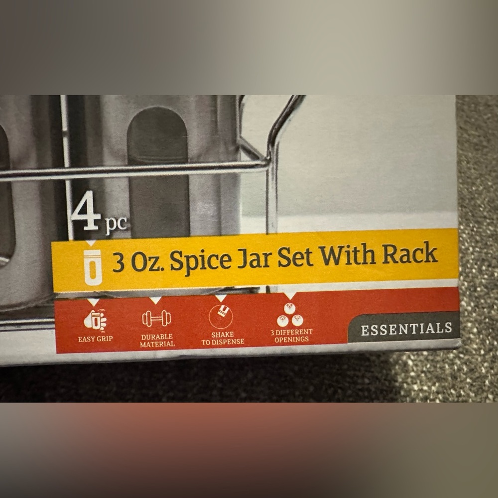 Spice Jars Master Chef Set Of 4 With Rack
New - Picture 2 of 4